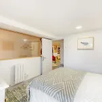 Holiday home 4 Bedroom Lovely Home In Royan