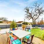 4 Bedroom Lovely Home In Royan *